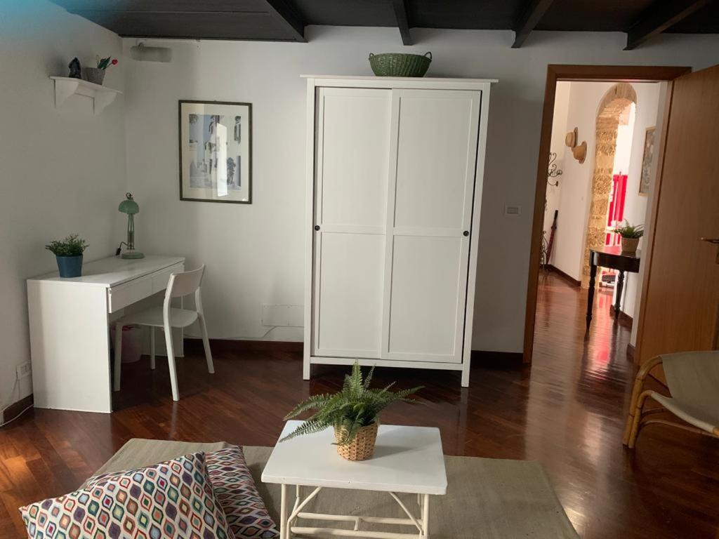 Casa Tea: nel cuore del centro storico Palermo Esterno foto