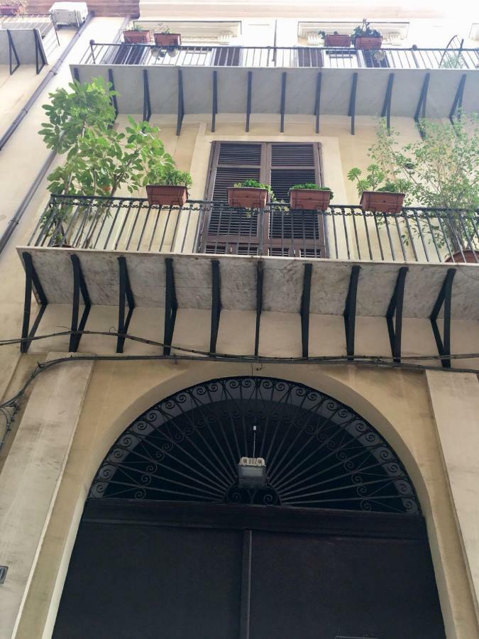 Casa Tea: nel cuore del centro storico Palermo Esterno foto