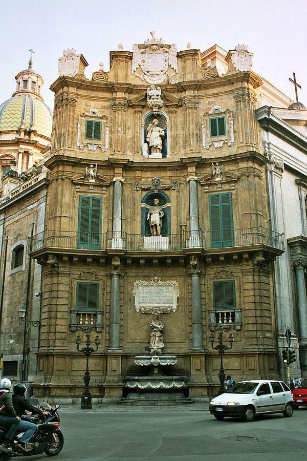 Casa Tea: nel cuore del centro storico Palermo Esterno foto